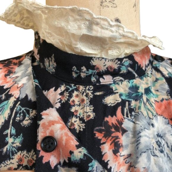 Vintage French Rene Derhy dark florals and lace tunic top shirt - Picture 9 of 16